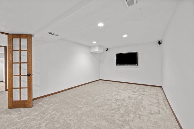 1338 W 61st Street, Davenport, IA 52806