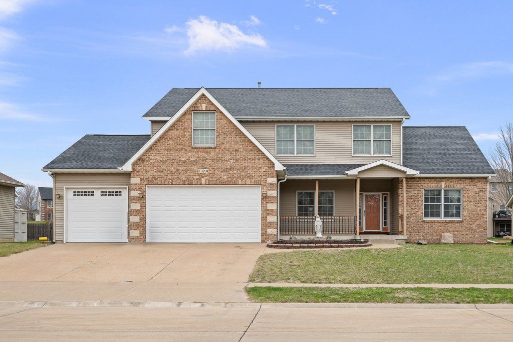 1338 W 61st Street, Davenport, IA 52806