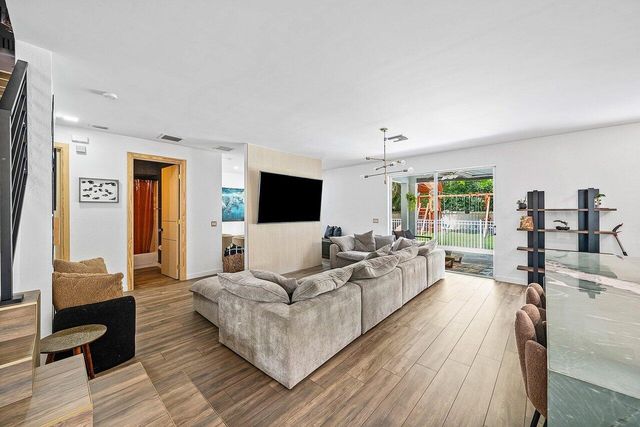 10223 Boca Vista Drive, Boca Raton, FL 33498