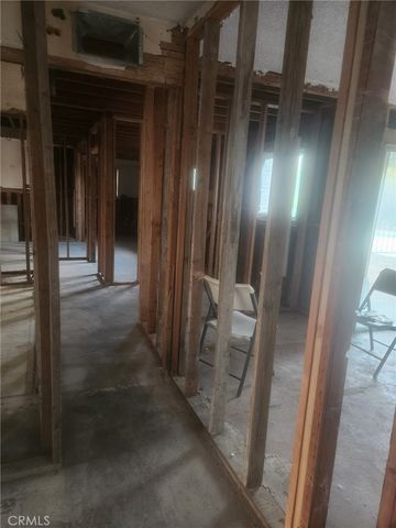 1034 N Enid Avenue, Azusa, CA 91702