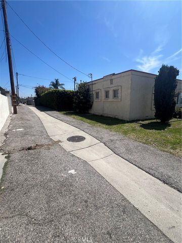 1034 N Enid Avenue, Azusa, CA 91702