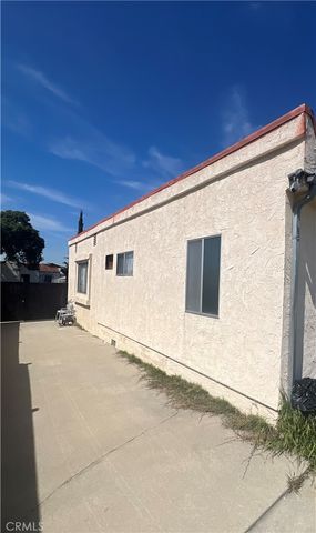 1034 N Enid Avenue, Azusa, CA 91702