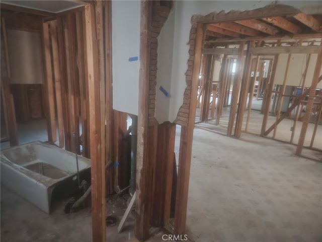 1034 N Enid Avenue, Azusa, CA 91702