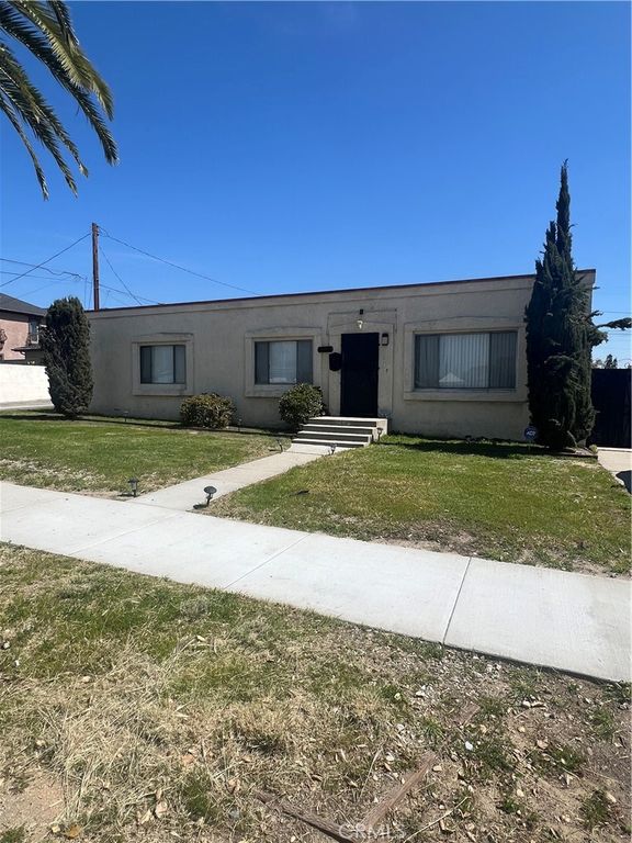 1034 N Enid Avenue, Azusa, CA 91702