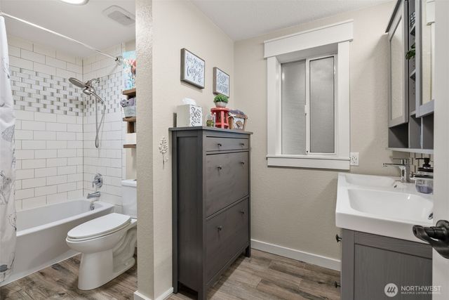 3594 Salmonberry Drive SE, Port Orchard, WA 98366