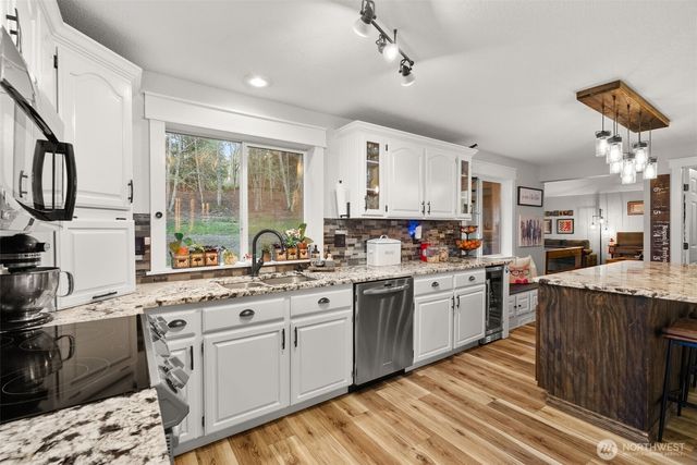 3594 Salmonberry Drive SE, Port Orchard, WA 98366