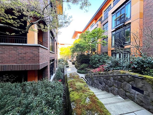 2335 Nw RALEIGH St A233, Portland, OR 97210