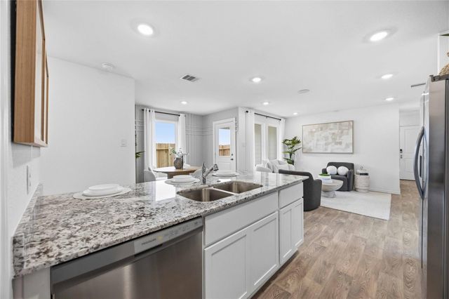 6005 Pineapple Street, Houston, TX 77048