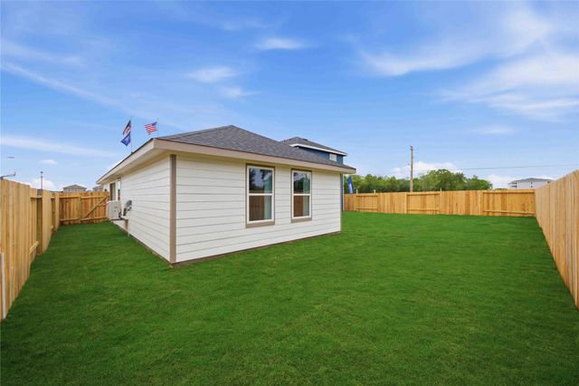 6005 Pineapple Street, Houston, TX 77048