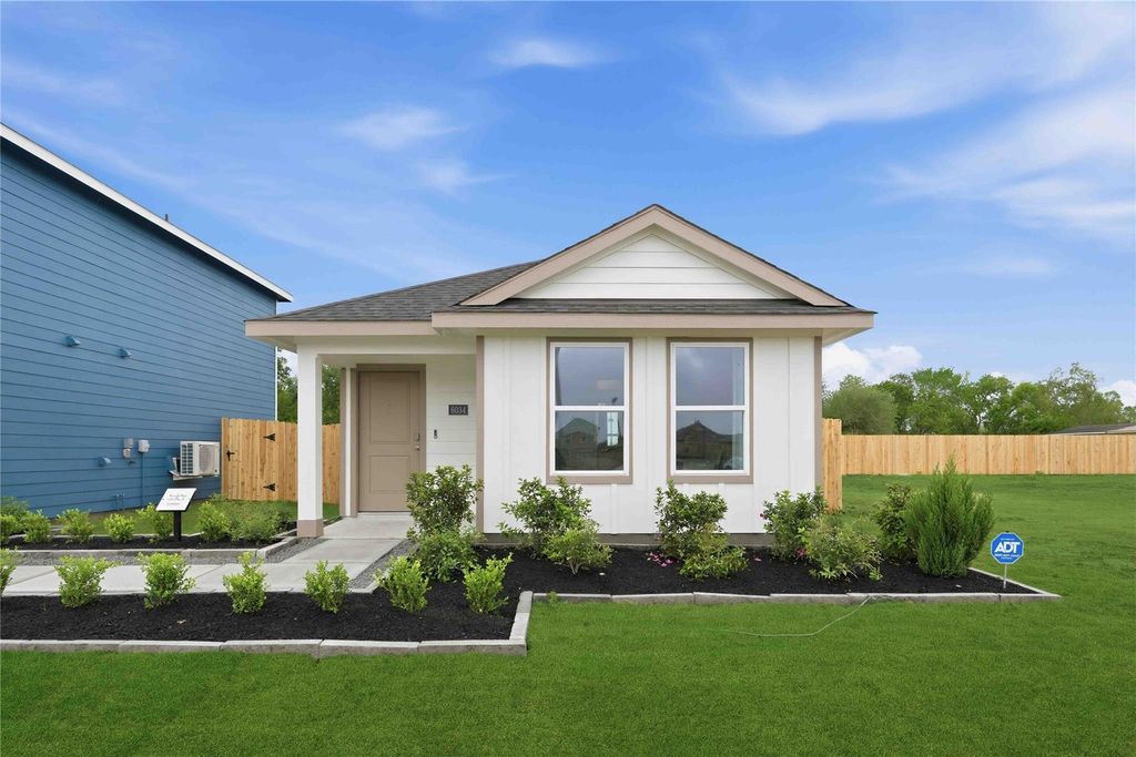 6005 Pineapple Street, Houston, TX 77048