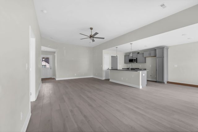 187 Donegal Dr, Clarksville, TN 37042