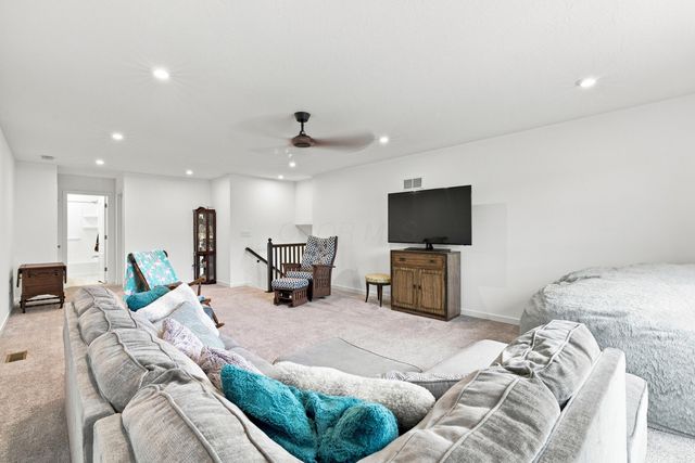 1385 Goldwell Drive, Sunbury, OH 43074