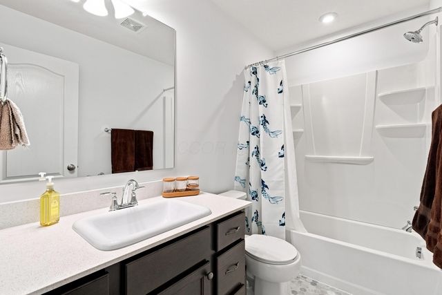 1385 Goldwell Drive, Sunbury, OH 43074