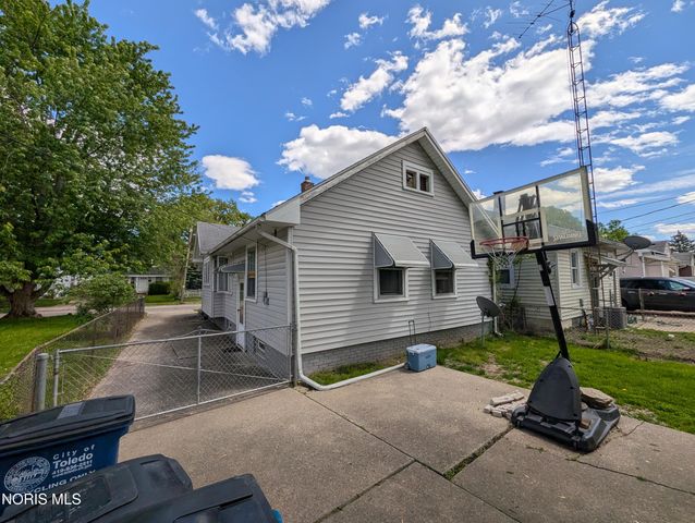 4427 Asbury Drive, Toledo, OH 43612