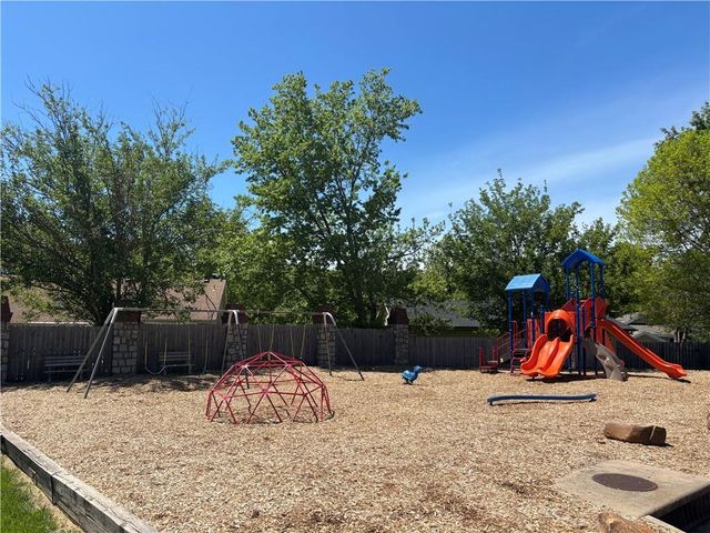 5305 NW 58TH Terrace, Kansas City, MO 64151
