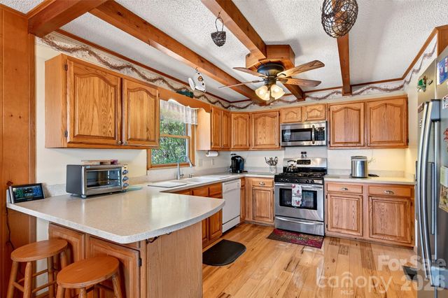 1347 Wipprecht Drive, Spruce Pine, NC 28777