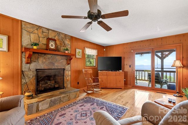 1347 Wipprecht Drive, Spruce Pine, NC 28777