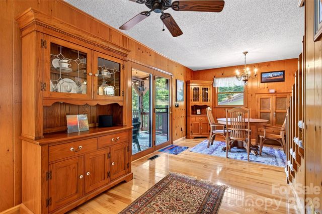 1347 Wipprecht Drive, Spruce Pine, NC 28777