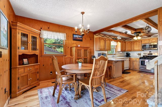 1347 Wipprecht Drive, Spruce Pine, NC 28777
