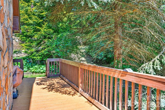 1347 Wipprecht Drive, Spruce Pine, NC 28777