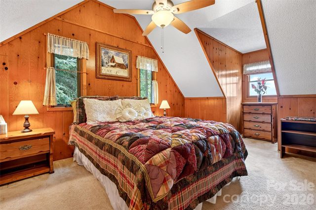 1347 Wipprecht Drive, Spruce Pine, NC 28777