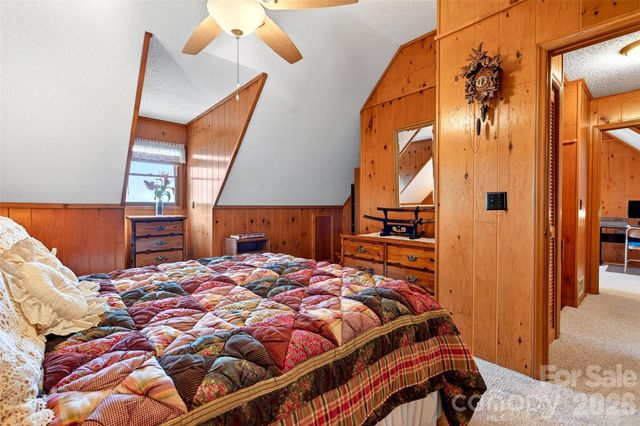 1347 Wipprecht Drive, Spruce Pine, NC 28777