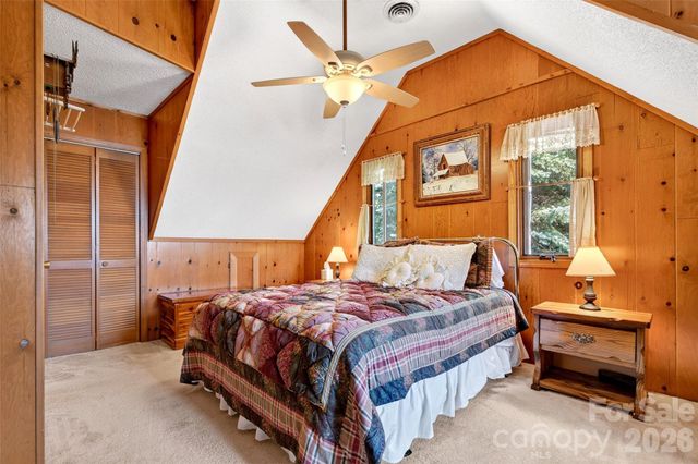 1347 Wipprecht Drive, Spruce Pine, NC 28777