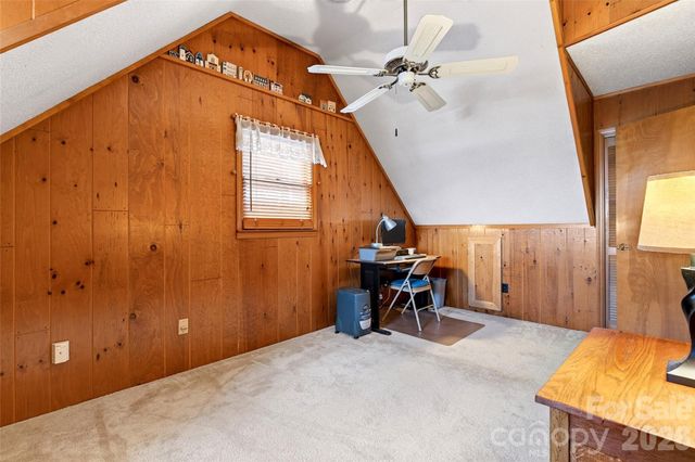 1347 Wipprecht Drive, Spruce Pine, NC 28777