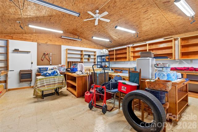 1347 Wipprecht Drive, Spruce Pine, NC 28777