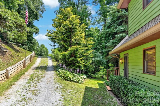 1347 Wipprecht Drive, Spruce Pine, NC 28777