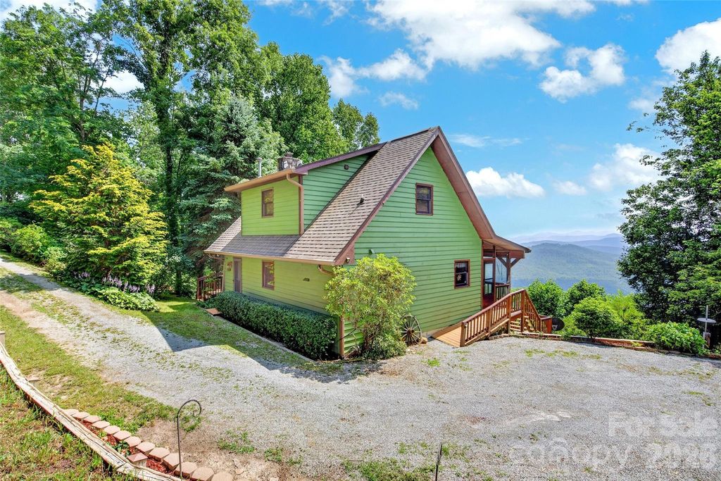 1347 Wipprecht Drive, Spruce Pine, NC 28777