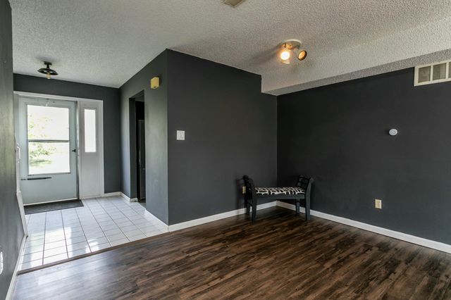 5600 E PINEHURST LN, Columbia, MO 65202
