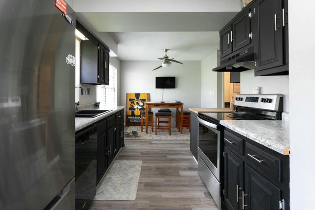 5600 E PINEHURST LN, Columbia, MO 65202