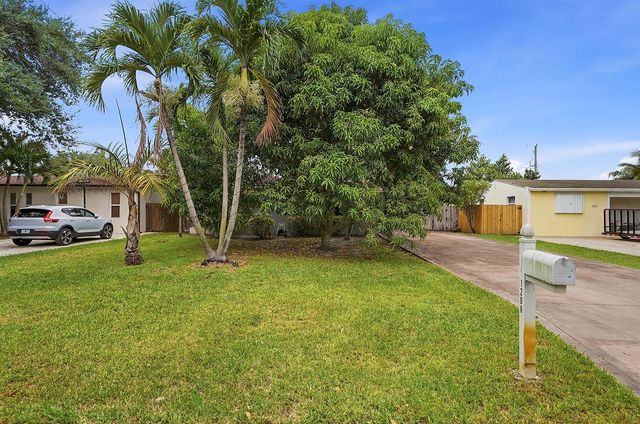 1208 N 31st Avenue, Hollywood, FL 33021