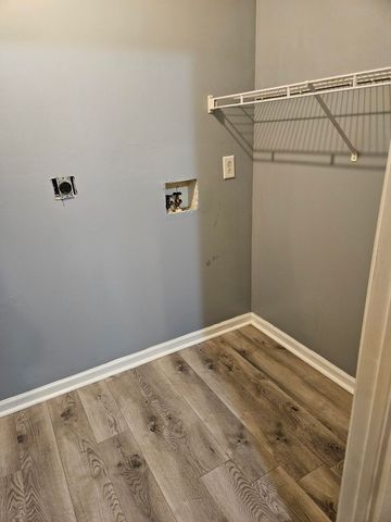 1257 Parkway Pl Apt G, Clarksville, TN 37042