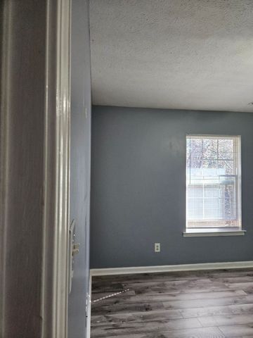 1257 Parkway Pl Apt G, Clarksville, TN 37042