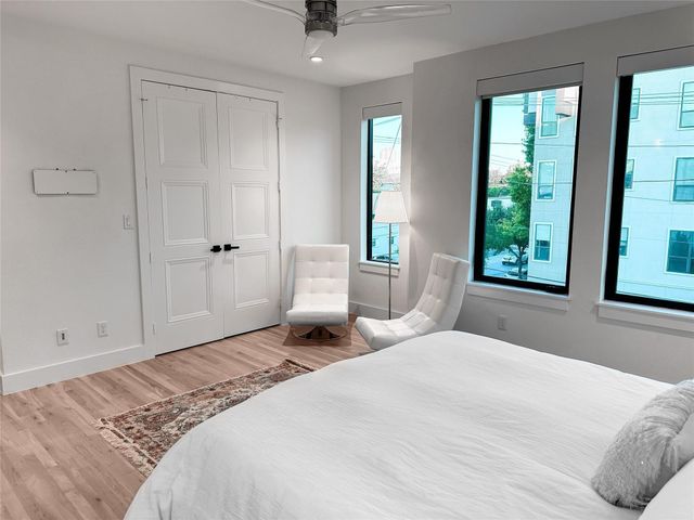 2633 Reagan Street 201, Dallas, TX 75219