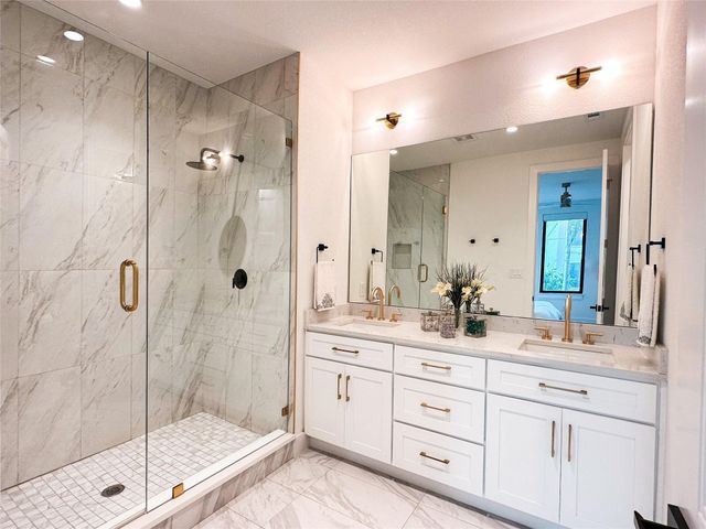 2633 Reagan Street 201, Dallas, TX 75219