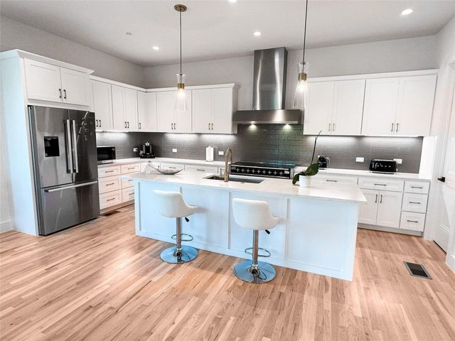 2633 Reagan Street 201, Dallas, TX 75219