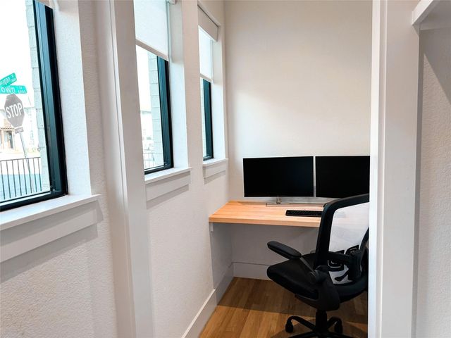 2633 Reagan Street 201, Dallas, TX 75219