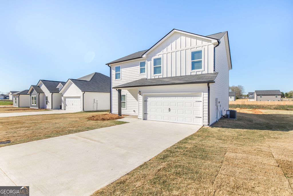 126 Monroe Court, Byron, GA 31008