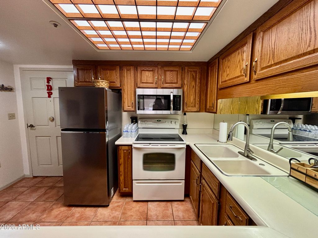 10330 W THUNDERBIRD Boulevard A131, Sun City, AZ 85351 — photo 3