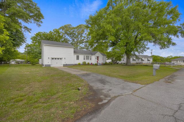 7416 Gravely Court, Spartanburg, SC 29303