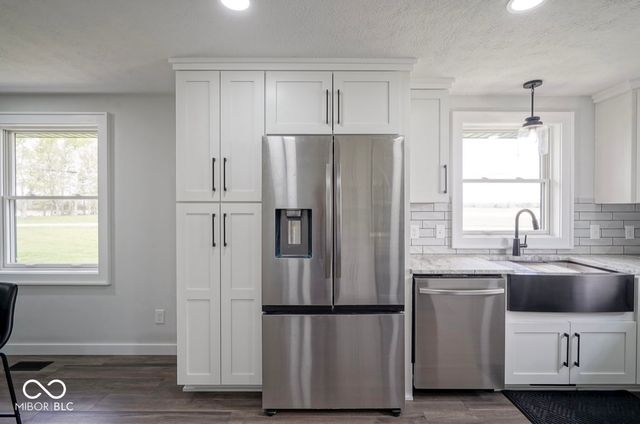 1737 W 1000 N, Alexandria, IN 46001