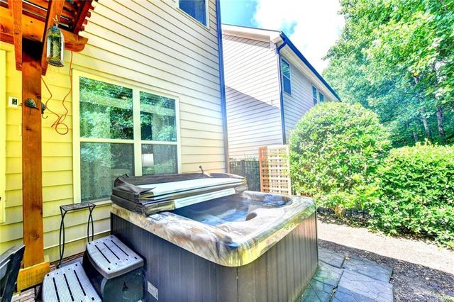 7220 Winthrop Road, Alpharetta, GA 30005