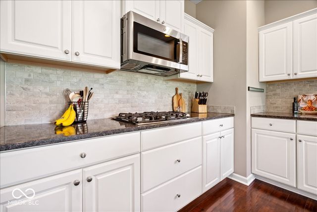 220 Dovetree Drive, Avon, IN 46122