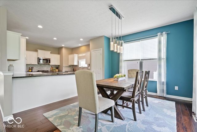 220 Dovetree Drive, Avon, IN 46122