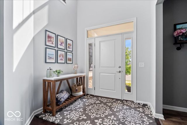 220 Dovetree Drive, Avon, IN 46122