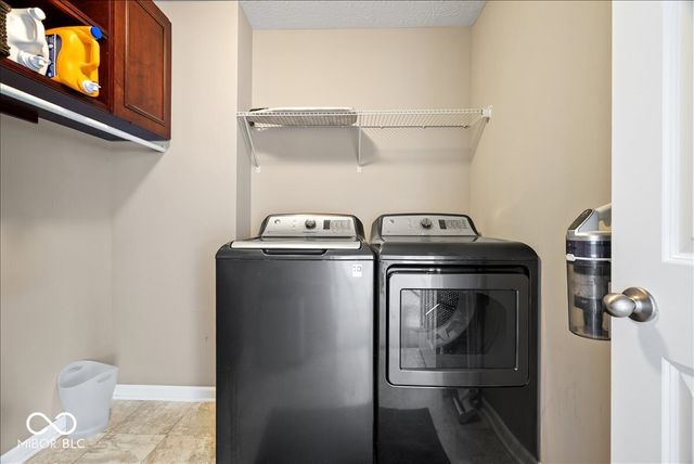 220 Dovetree Drive, Avon, IN 46122