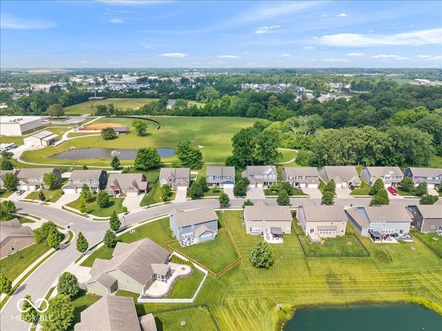 220 Dovetree Drive, Avon, IN 46122